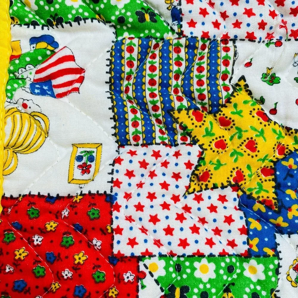 Vintage Betsy Ross Americana 70s Kitchen 2pcs Oval Printed Pot Holders Quilted